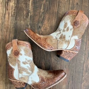 Brand-new Myra Bag hand-tooled western boots